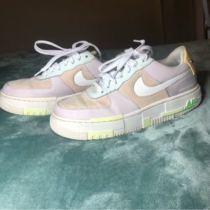 Women’s air force, one pixel size 7